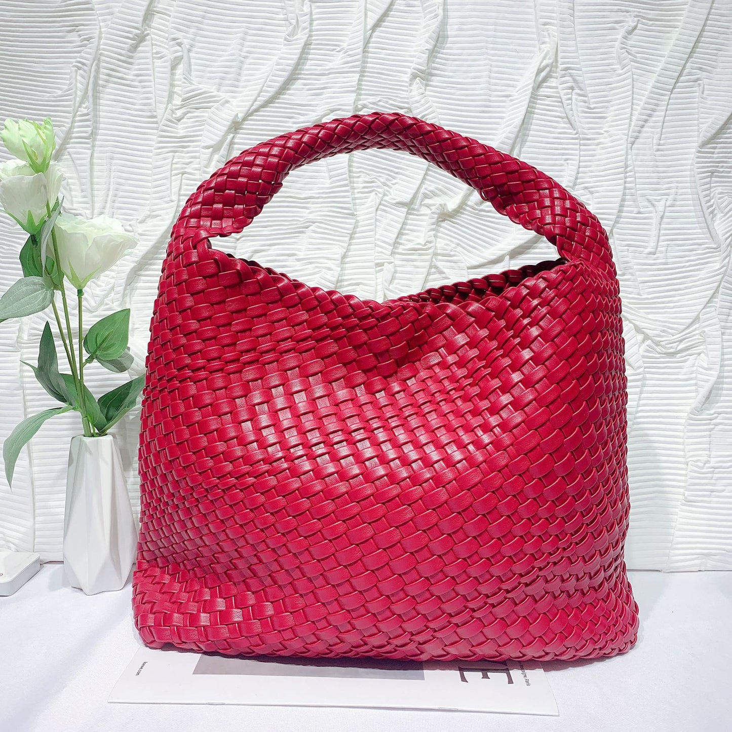 Soft Leather Woven Shoulder Large Bag Oversized Capacity Bucket Bag Fashion Tote Bag Shopping Travel Handbag