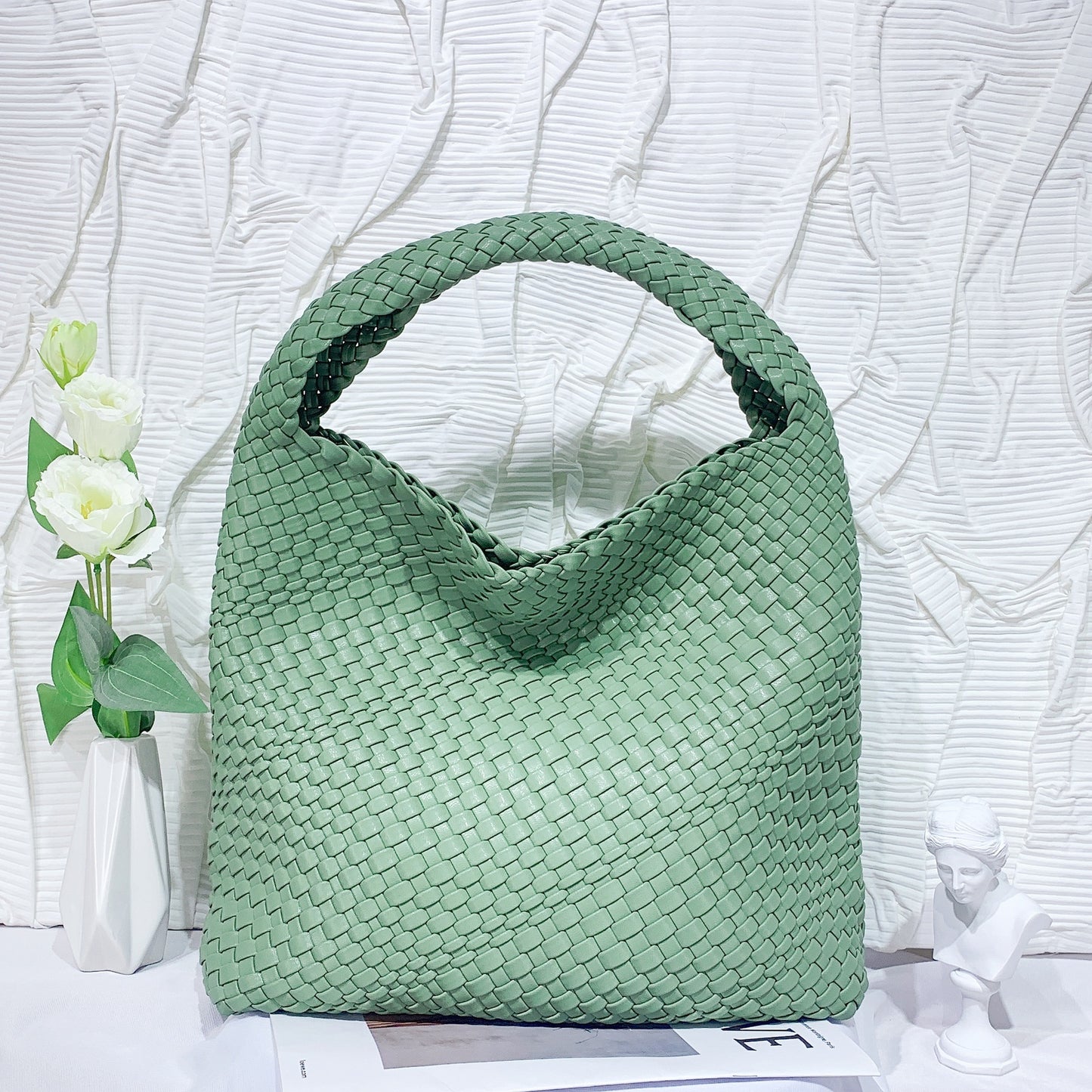 Soft Leather Woven Shoulder Large Bag Oversized Capacity Bucket Bag Fashion Tote Bag Shopping Travel Handbag