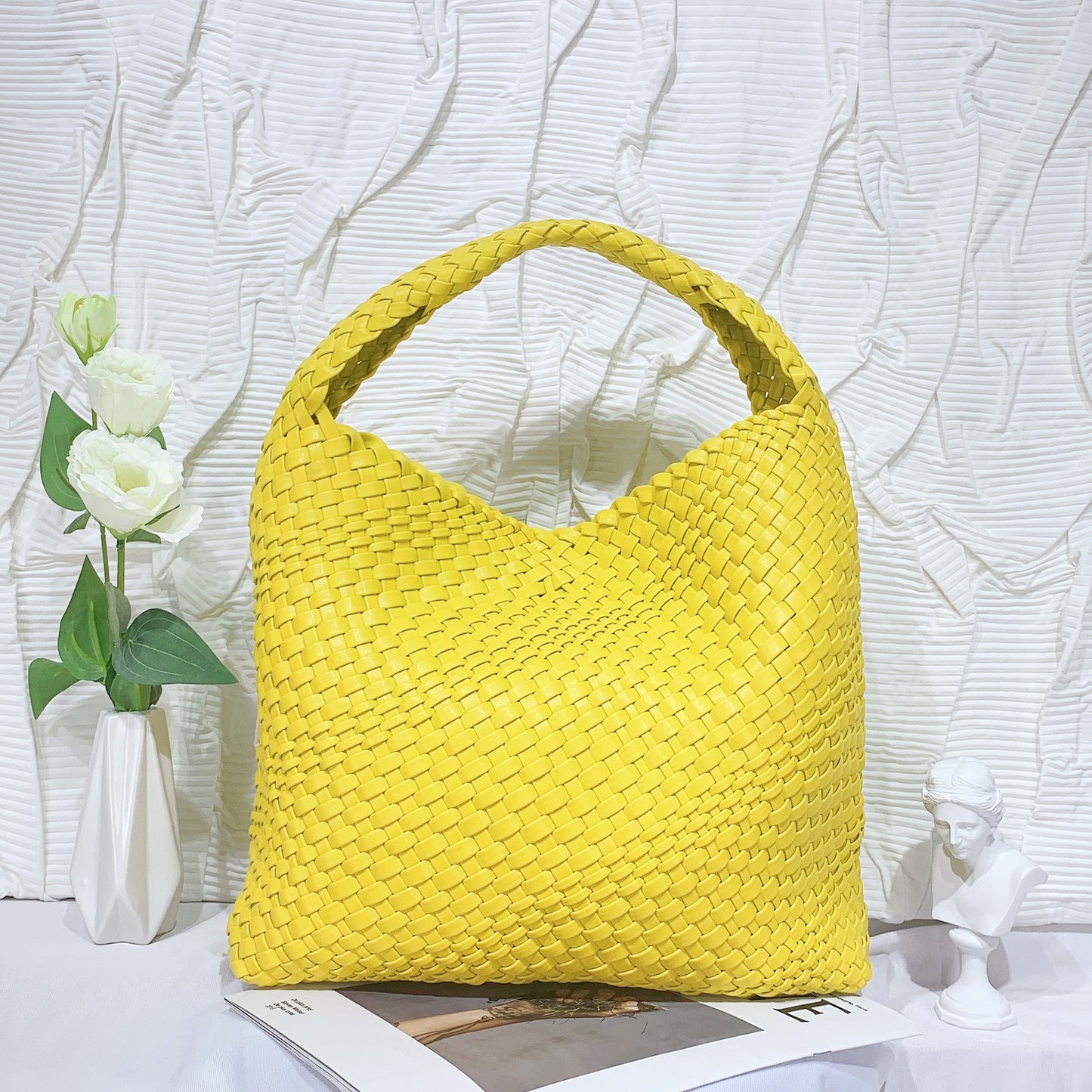 Soft Leather Woven Shoulder Large Bag Oversized Capacity Bucket Bag Fashion Tote Bag Shopping Travel Handbag