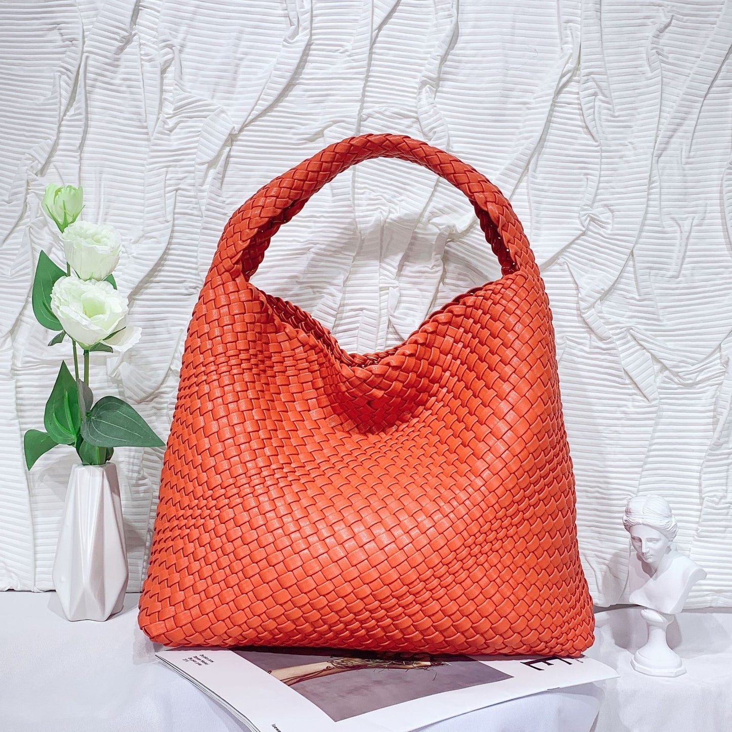 Soft Leather Woven Shoulder Large Bag Oversized Capacity Bucket Bag Fashion Tote Bag Shopping Travel Handbag