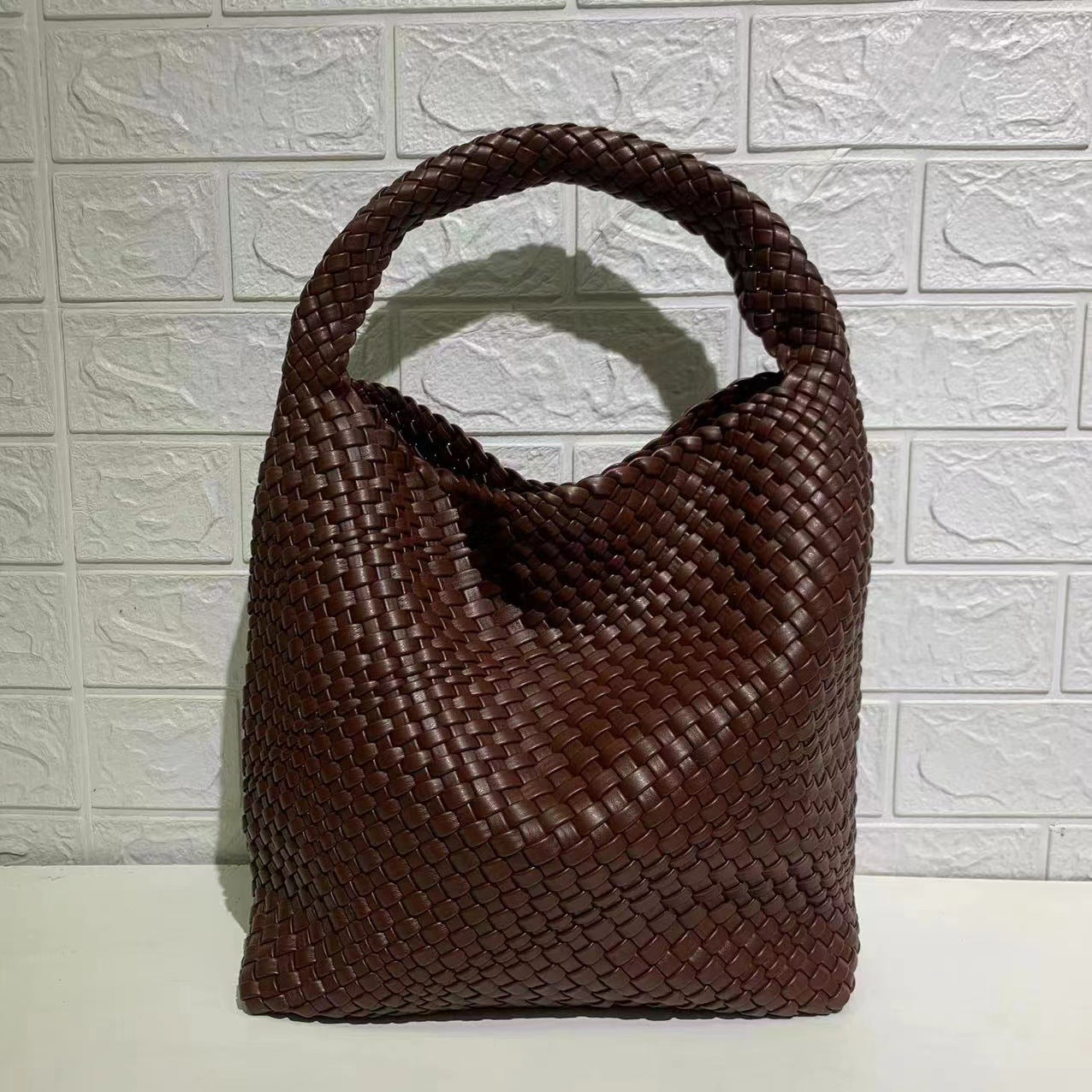 Soft Leather Woven Shoulder Large Bag Oversized Capacity Bucket Bag Fashion Tote Bag Shopping Travel Handbag