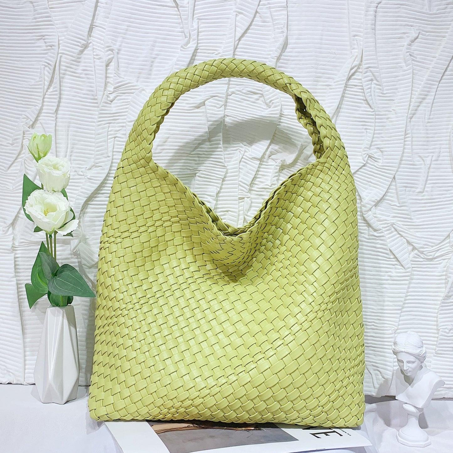 Soft Leather Woven Shoulder Large Bag Oversized Capacity Bucket Bag Fashion Tote Bag Shopping Travel Handbag