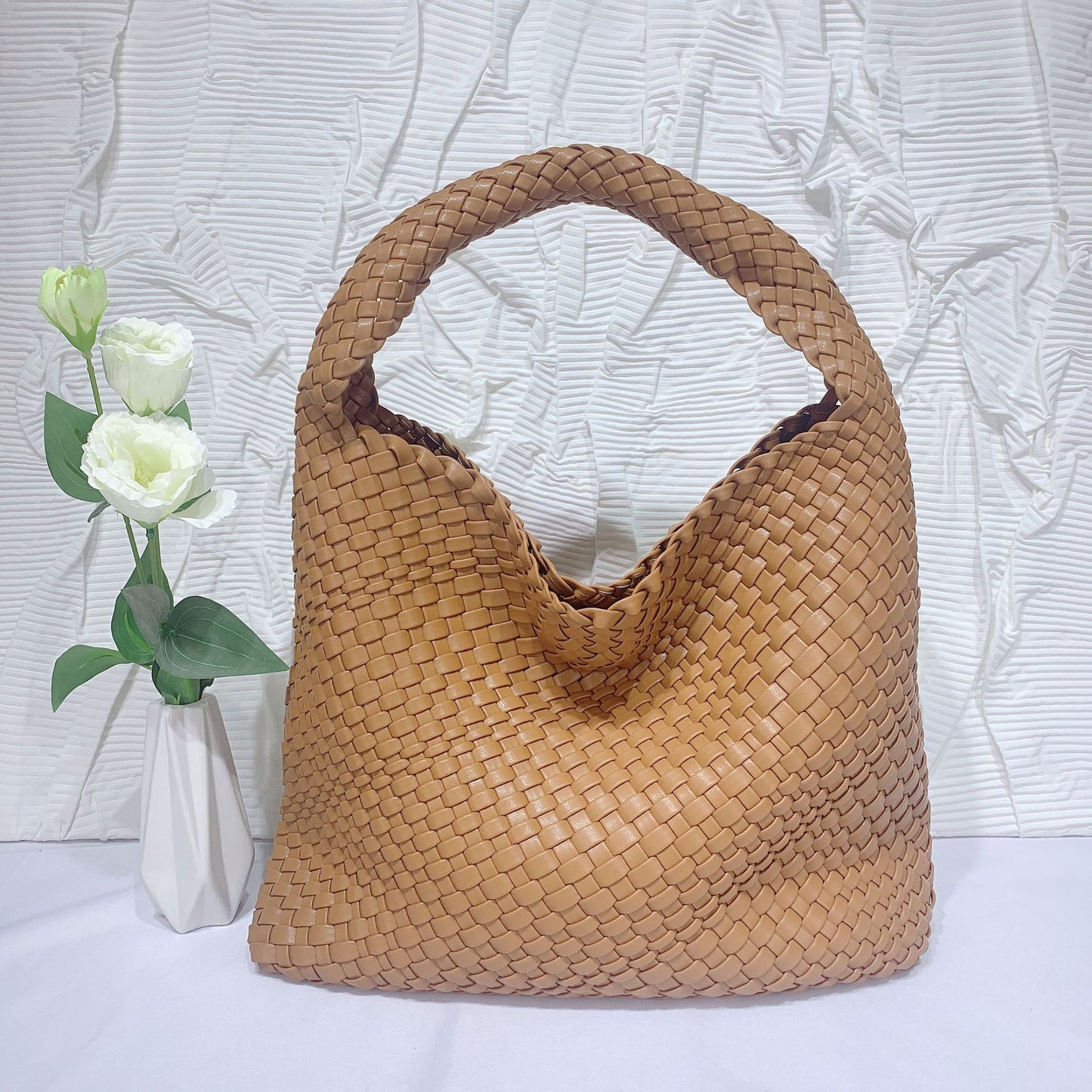 Soft Leather Woven Shoulder Large Bag Oversized Capacity Bucket Bag Fashion Tote Bag Shopping Travel Handbag