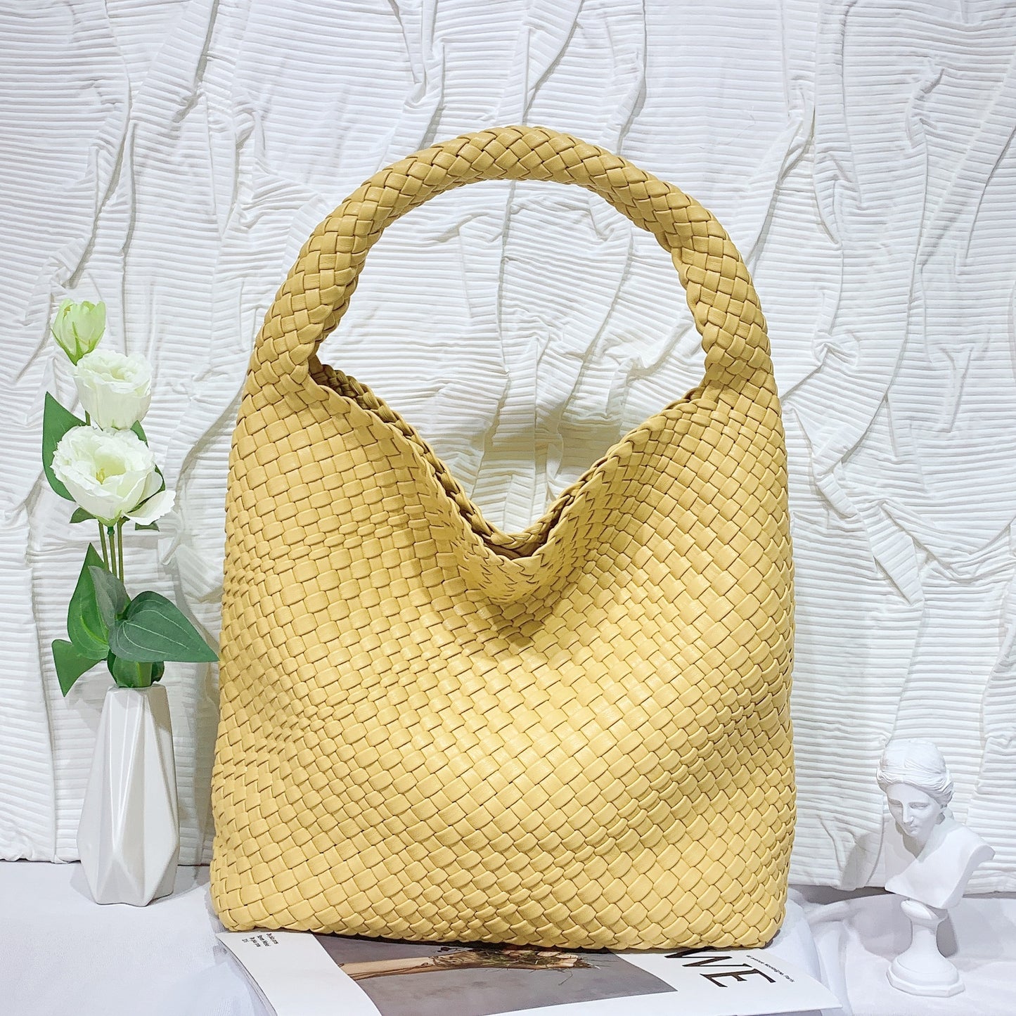 Soft Leather Woven Shoulder Large Bag Oversized Capacity Bucket Bag Fashion Tote Bag Shopping Travel Handbag