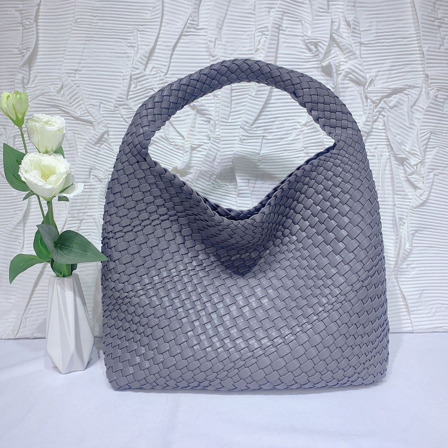 Soft Leather Woven Shoulder Large Bag Oversized Capacity Bucket Bag Fashion Tote Bag Shopping Travel Handbag